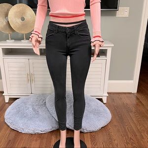 Black American Eagle Outfitters Jeans. Super Stretch. Size US 6.  Great Fit!